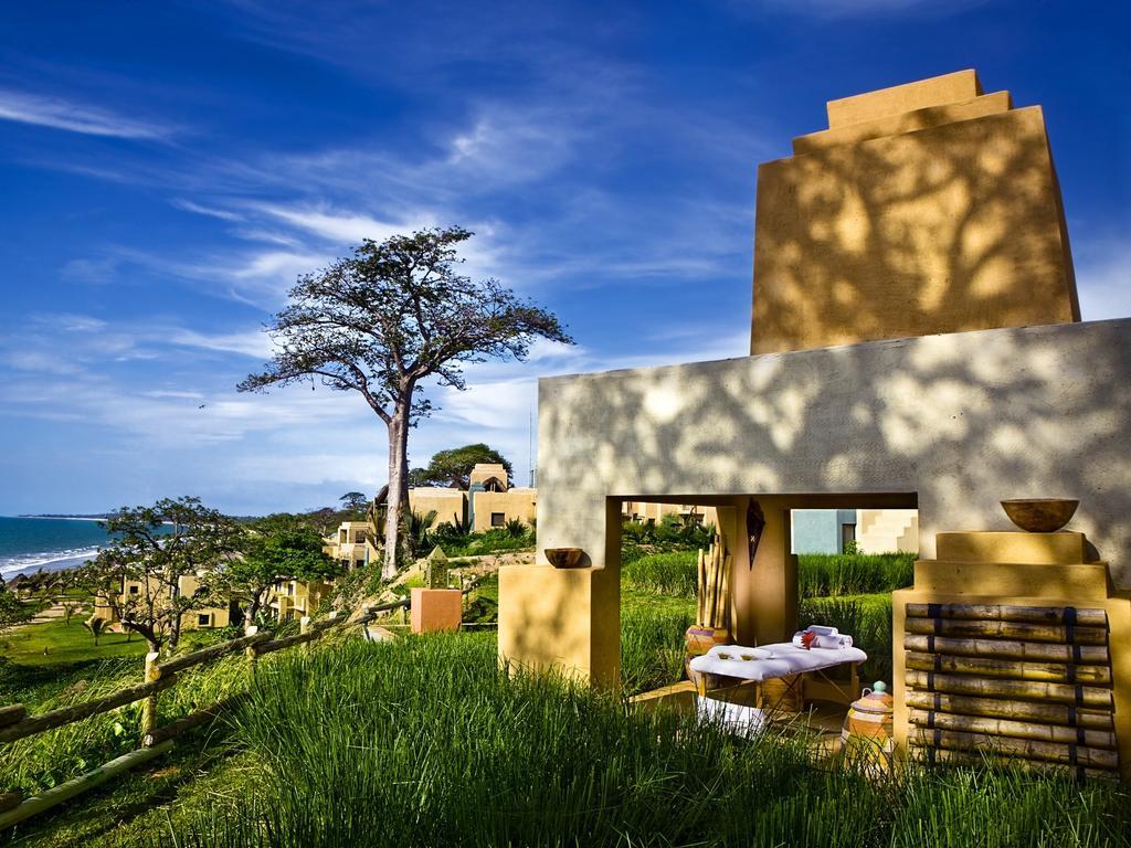 Labranda Coral Beach Resort Brufut Esterno foto