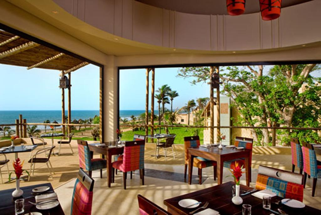 Labranda Coral Beach Resort Brufut Esterno foto