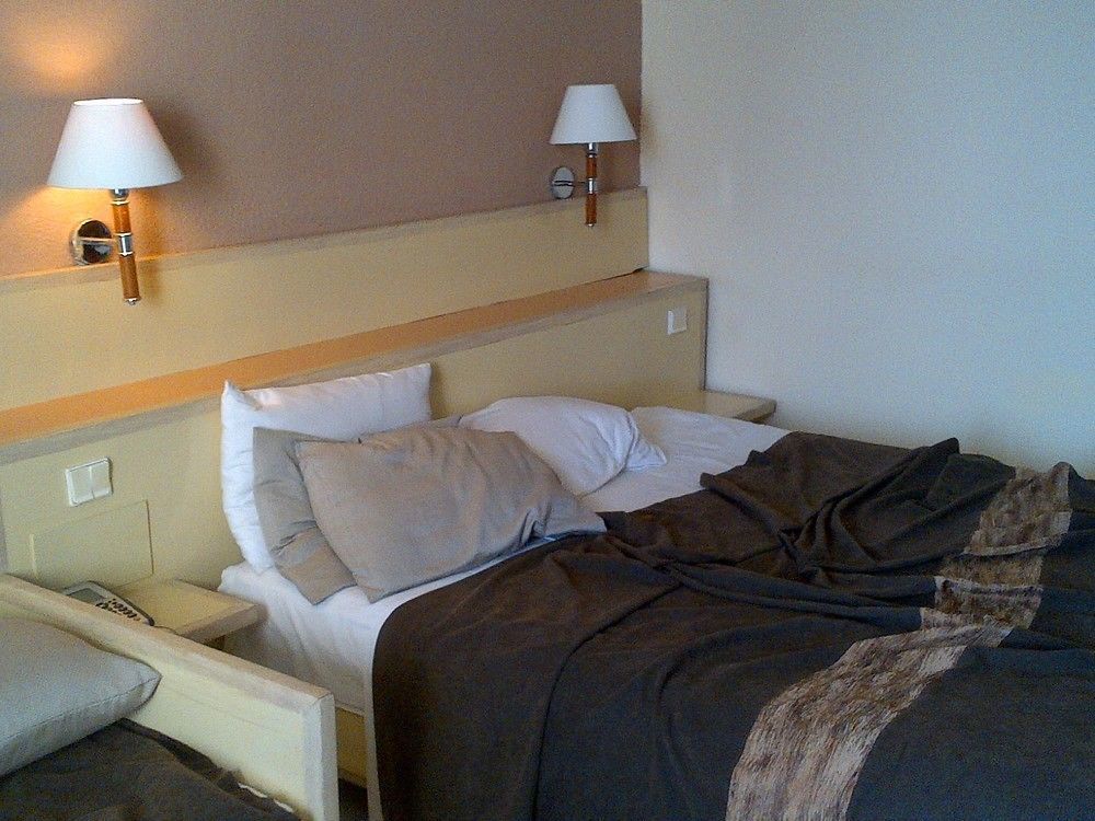 Labranda Coral Beach Resort Brufut Esterno foto