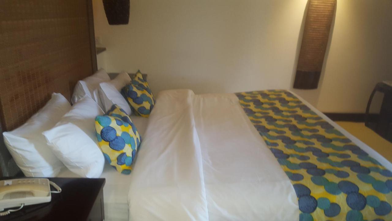 Labranda Coral Beach Resort Brufut Esterno foto