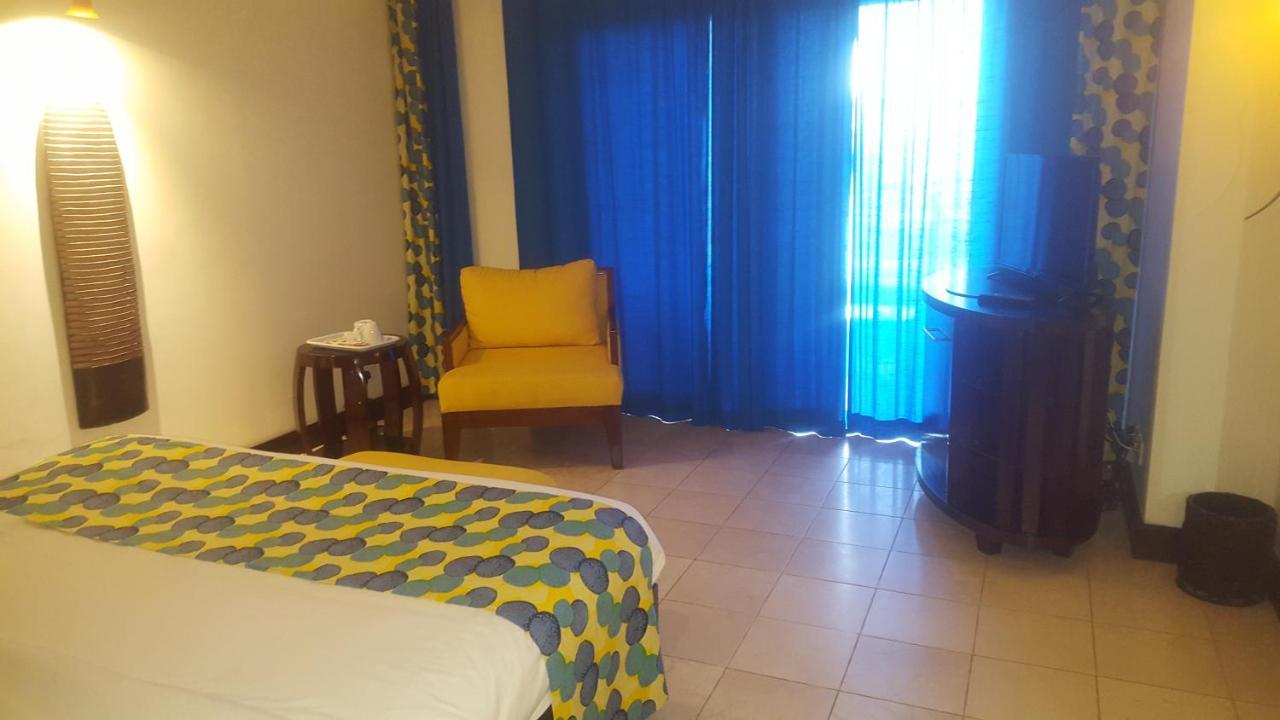 Labranda Coral Beach Resort Brufut Esterno foto