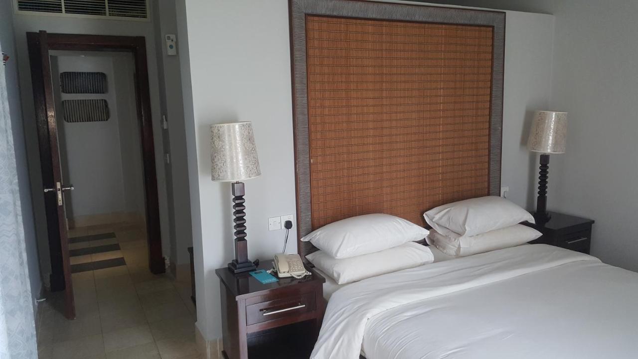 Labranda Coral Beach Resort Brufut Esterno foto