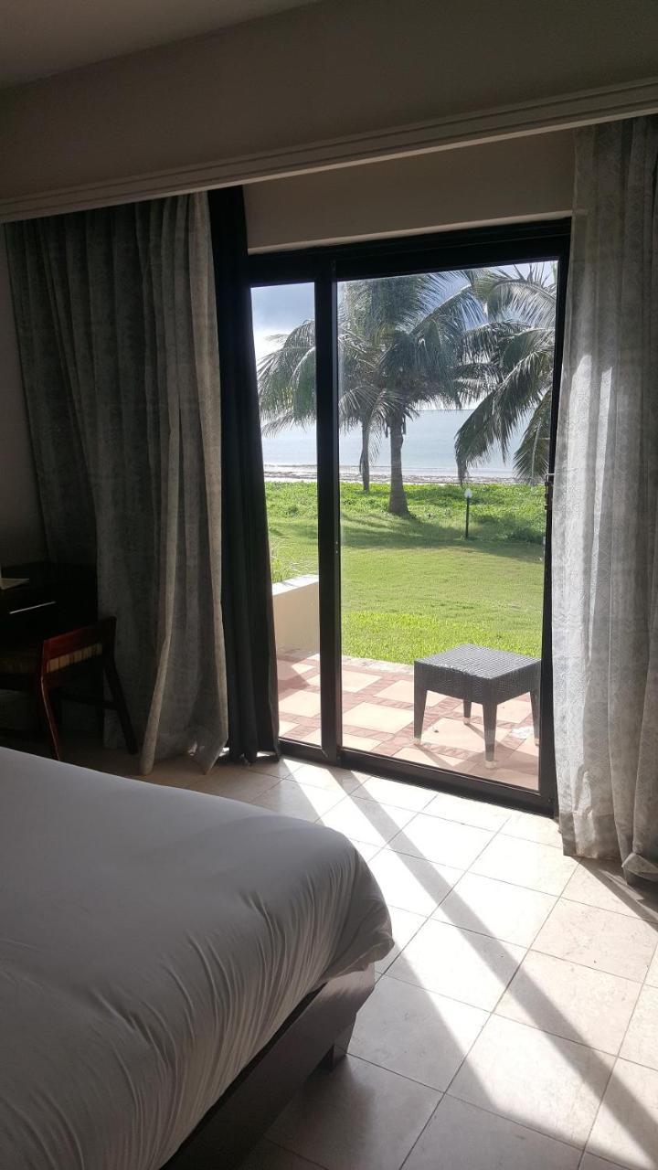 Labranda Coral Beach Resort Brufut Esterno foto