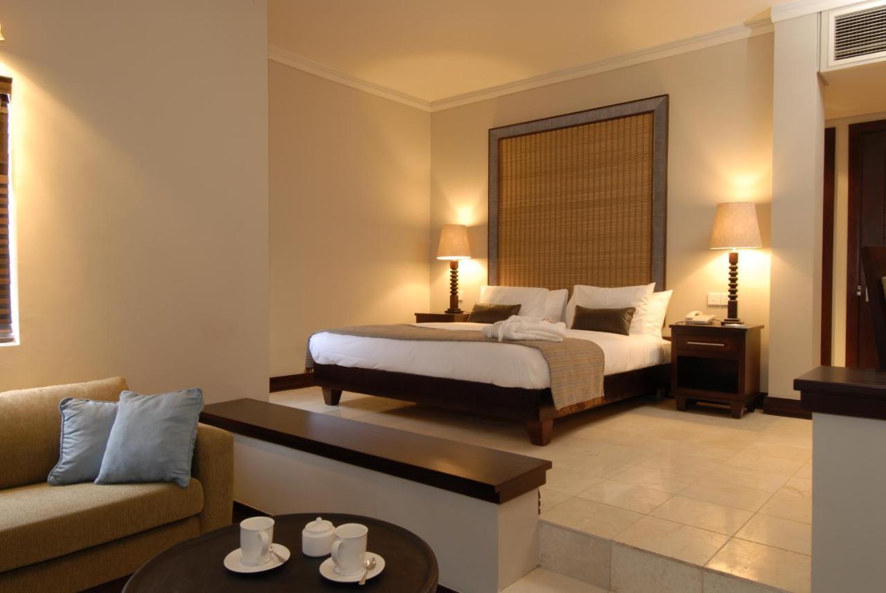 Labranda Coral Beach Resort Brufut Esterno foto