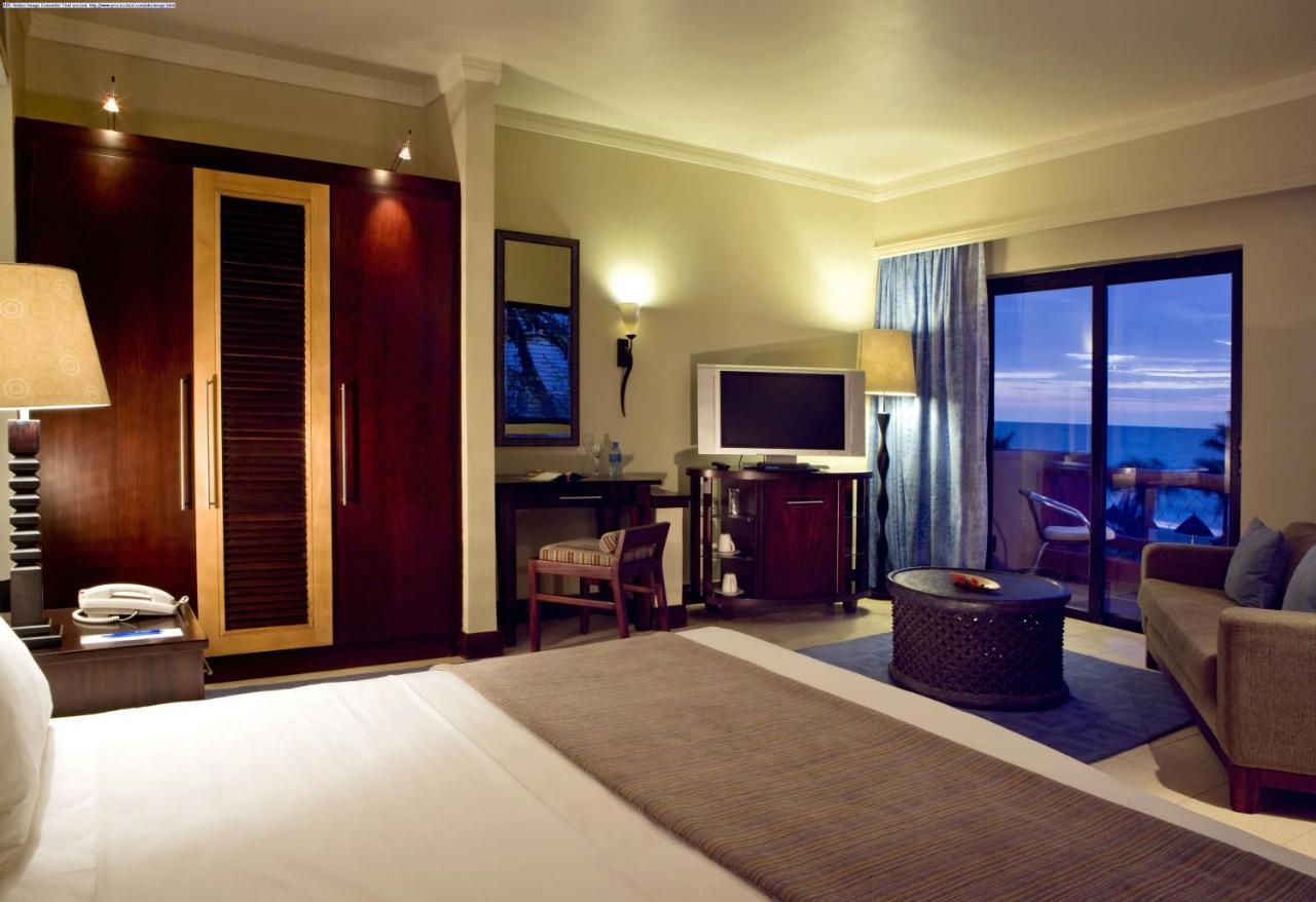 Labranda Coral Beach Resort Brufut Esterno foto