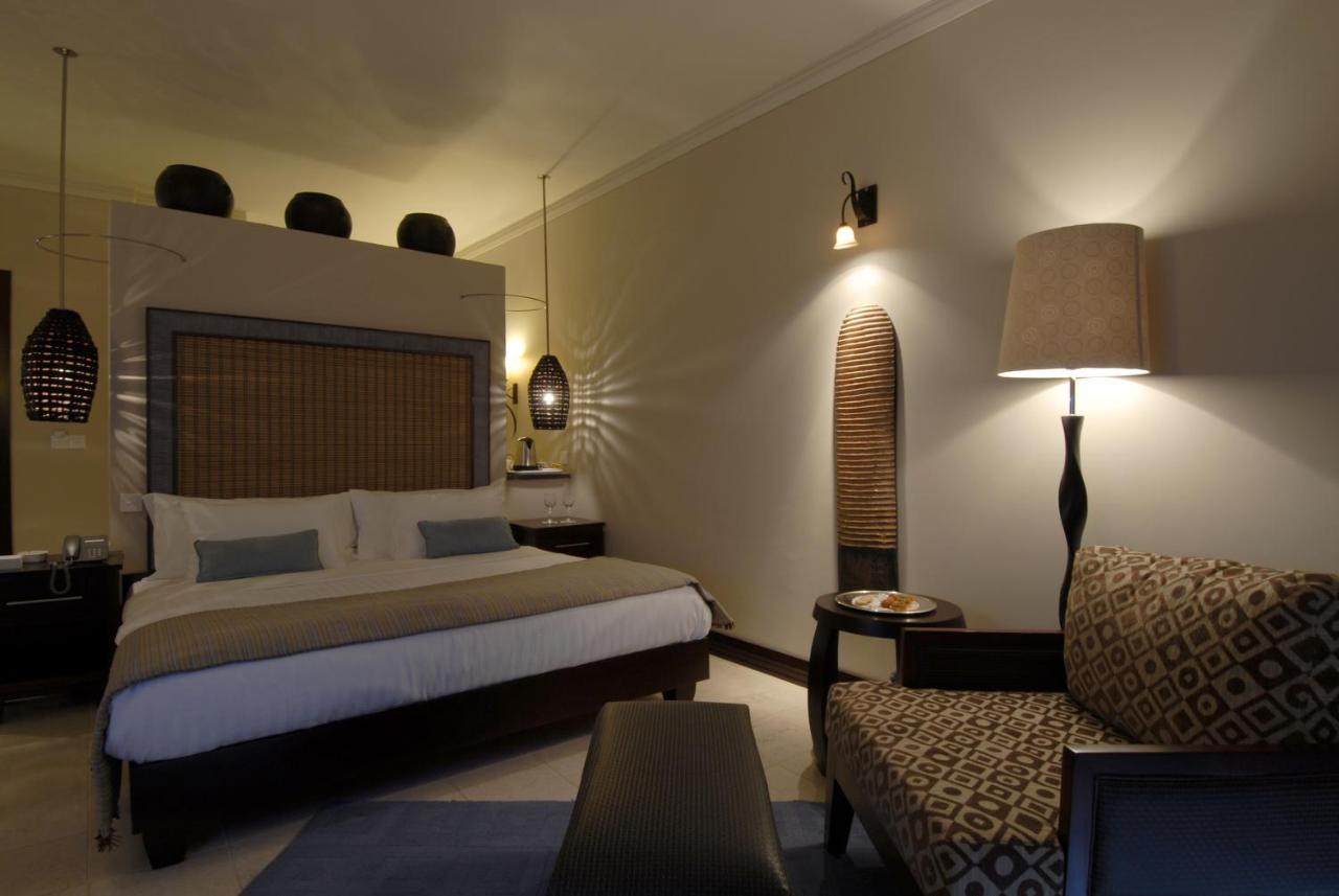 Labranda Coral Beach Resort Brufut Esterno foto