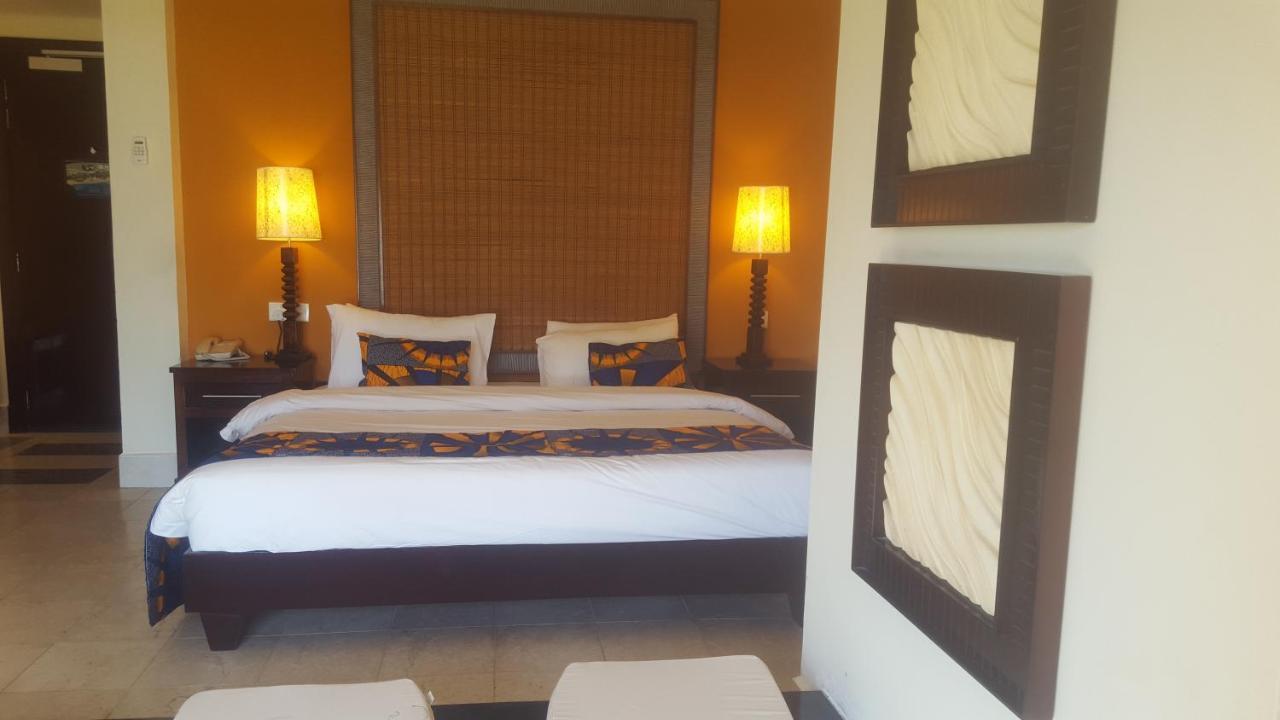 Labranda Coral Beach Resort Brufut Esterno foto